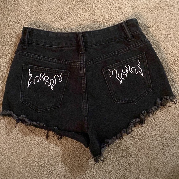 SHEIN high waisted shorts black flame shorts - Picture 2 of 2